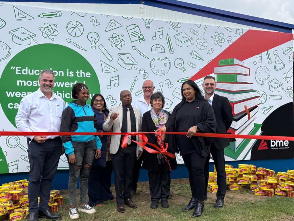BME, Omnia Agriculture support education with donated mobile classroom. 1 BME, Omnia Group, Omnia Agriculture, donate, CSI, mobile classroom, Fundisisa Combined School, Dryden, Mpumalanga.